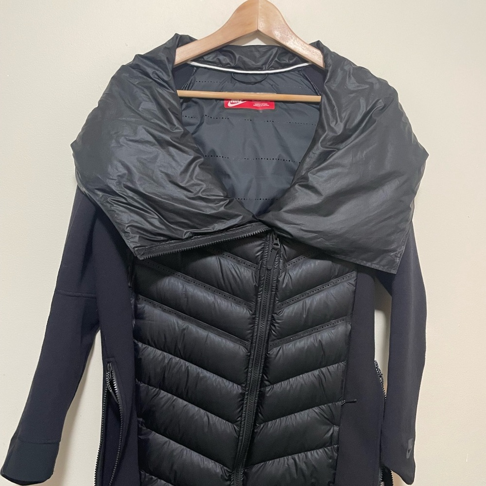 NNW Nike ladies Bomber ski Jacket, with hoodie Size Small!